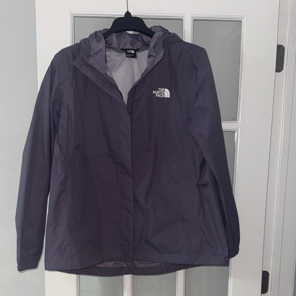 The North Face Women's Hooded Rain Jacket - Deep Purple BRAND NEW NO TAGS